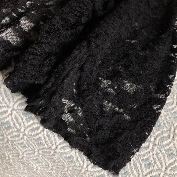 LACE GOWN - OFFERS ACCEPTED - Picture 5 of 5